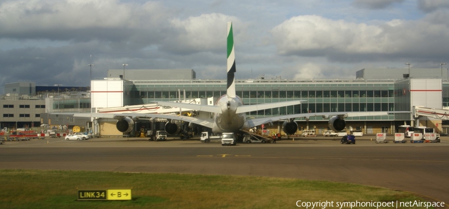 Emirates Airbus A380-842 (A6-EUM) | Photo 354763