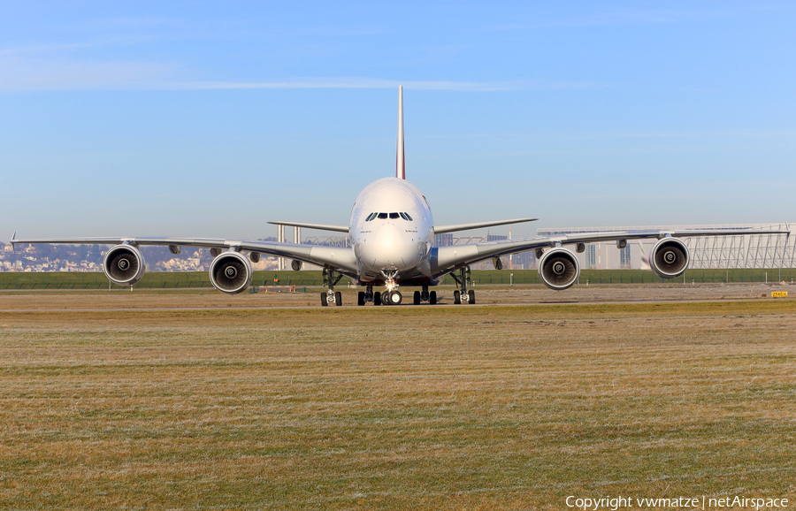 Emirates Airbus A380-842 (A6-EUM) | Photo 133402
