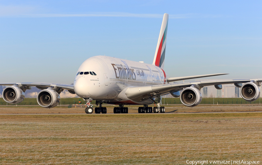Emirates Airbus A380-842 (A6-EUM) | Photo 133404