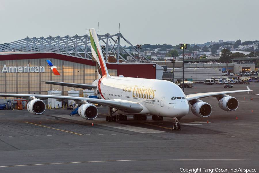 Emirates Airbus A380-842 (A6-EUW) | Photo 376574