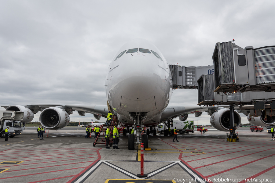 Emirates Airbus A380-842 (A6-EUW) | Photo 273053