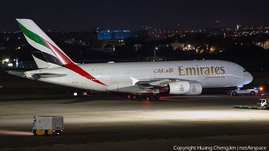Emirates Airbus A380-842 (A6-EVB) | Photo 656281