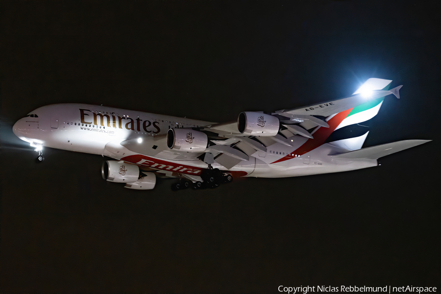 Emirates Airbus A380-842 (A6-EVE) | Photo 359153