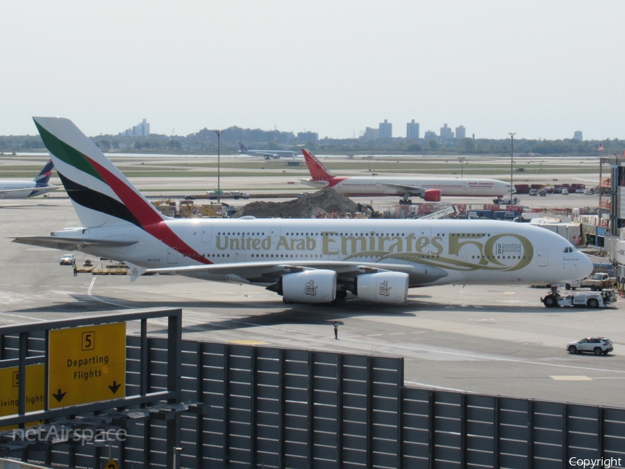 Emirates Airbus A380-842 (A6-EVG) | Photo 527547