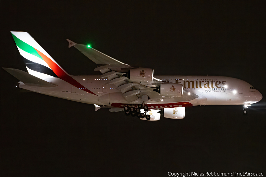 Emirates Airbus A380-842 (A6-EVJ) | Photo 359294