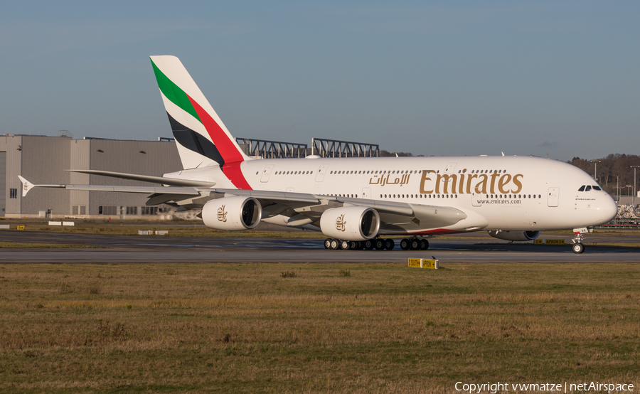 Emirates Airbus A380-842 (A6-EVK) | Photo 363795