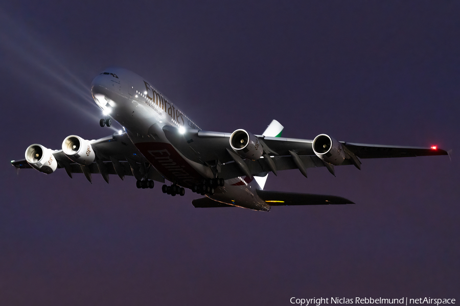Emirates Airbus A380-842 (A6-EVS) | Photo 484230