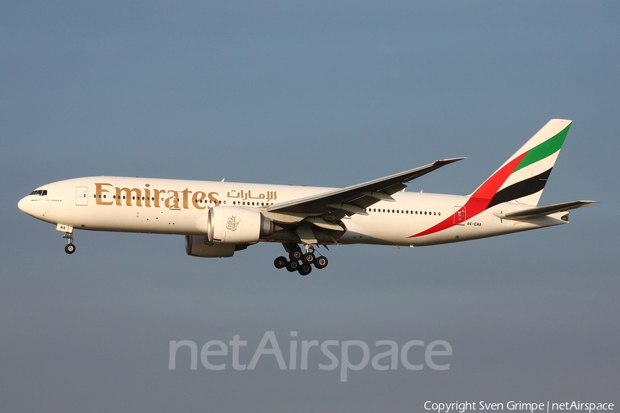 Emirates Boeing 777-21H(LR) (A6-EWA) | Photo 30054