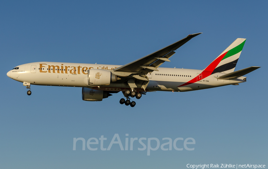 Emirates Boeing 777-21H(LR) (A6-EWA) | Photo 383888