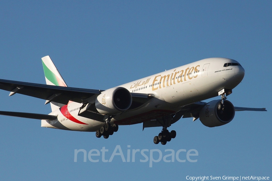 Emirates Boeing 777-21H(LR) (A6-EWC) | Photo 18041