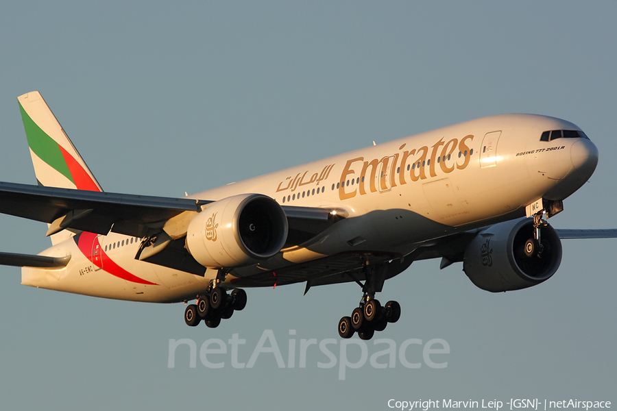 Emirates Boeing 777-21H(LR) (A6-EWC) | Photo 39055