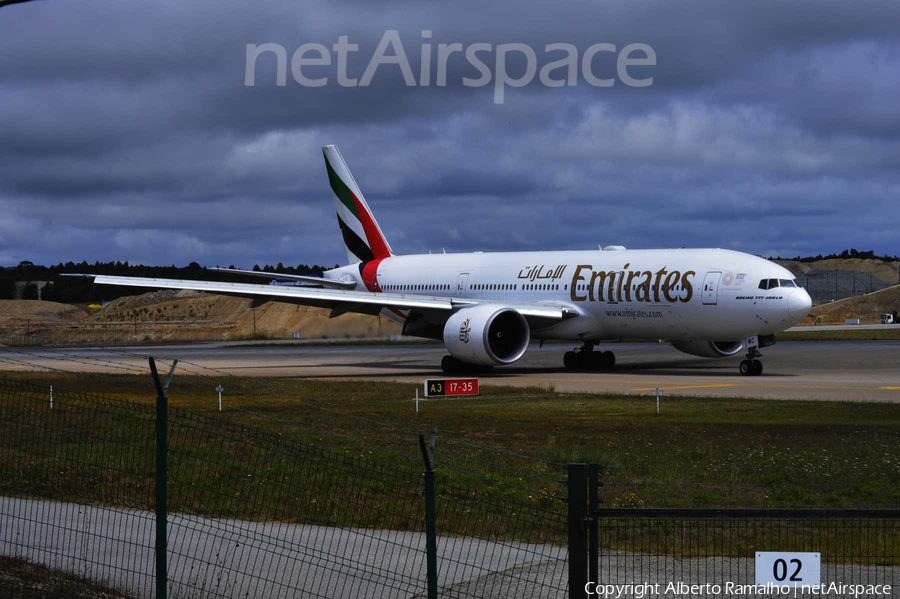 Emirates Boeing 777-21H(LR) (A6-EWC) | Photo 345023