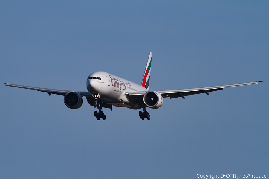 Emirates Boeing 777-21H(LR) (A6-EWD) | Photo 408708