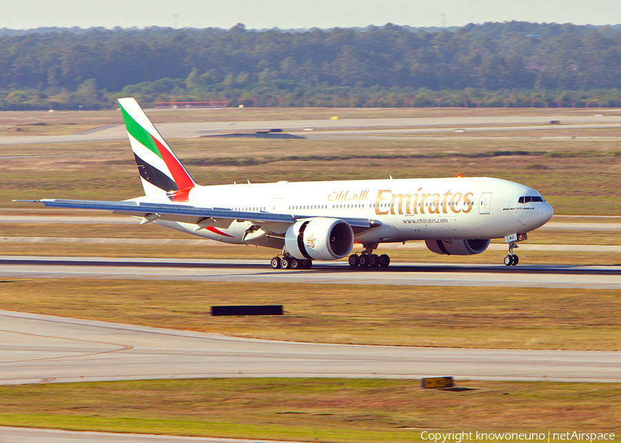 Emirates Boeing 777-21H(LR) (A6-EWD) | Photo 2681