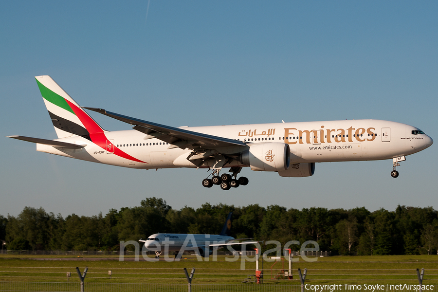 Emirates Boeing 777-21H(LR) (A6-EWF) | Photo 46978