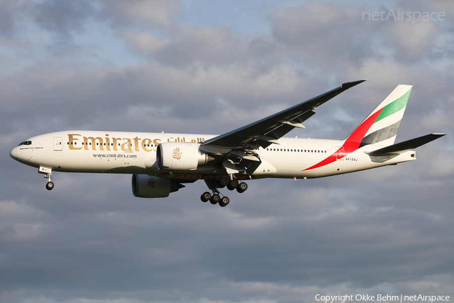 Emirates Boeing 777-21H(LR) (A6-EWJ) | Photo 38552