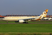 Etihad Airways Airbus A330-243 (A6-EYD) at  Jakarta - Soekarno-Hatta International, Indonesia