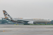 Etihad Airways Airbus A330-243 (A6-EYD) at  Jakarta - Soekarno-Hatta International, Indonesia