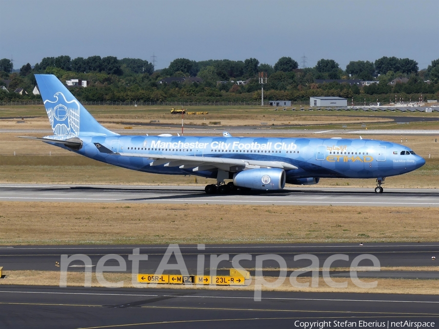 Etihad Airways Airbus A330-243 (A6-EYE) | Photo 257675