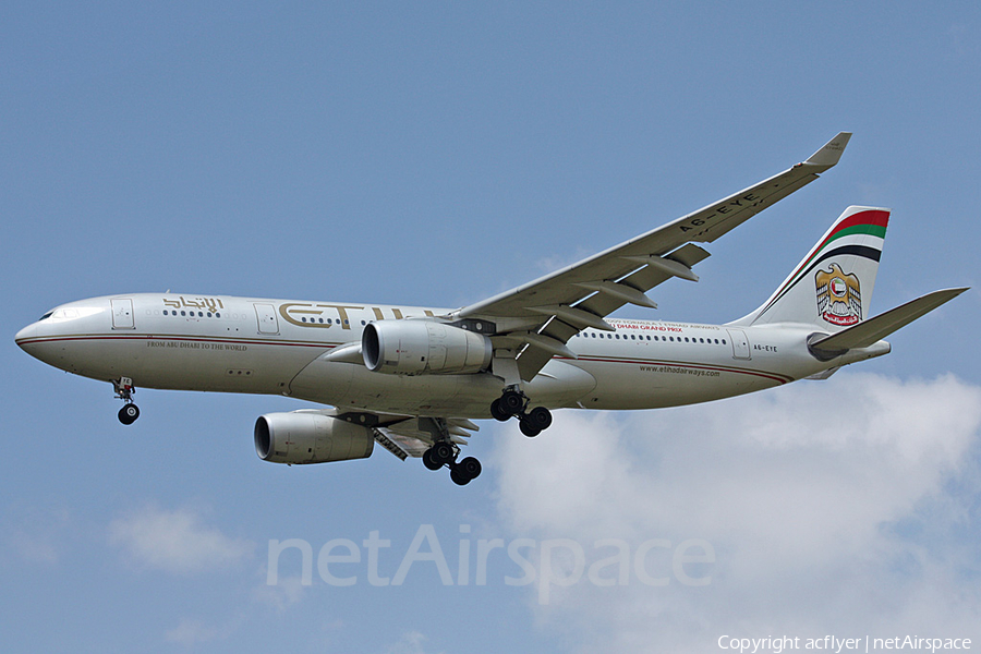 Etihad Airways Airbus A330-243 (A6-EYE) | Photo 400254