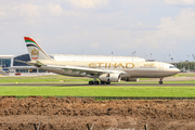Etihad Airways Airbus A330-243 (A6-EYG) at  Jakarta - Soekarno-Hatta International, Indonesia