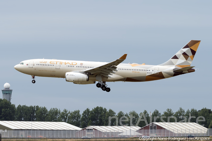 Etihad Airways Airbus A330-243 (A6-EYH) | Photo 117354