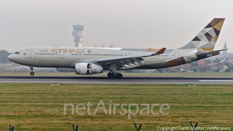 Etihad Airways Airbus A330-243 (A6-EYH) | Photo 281952