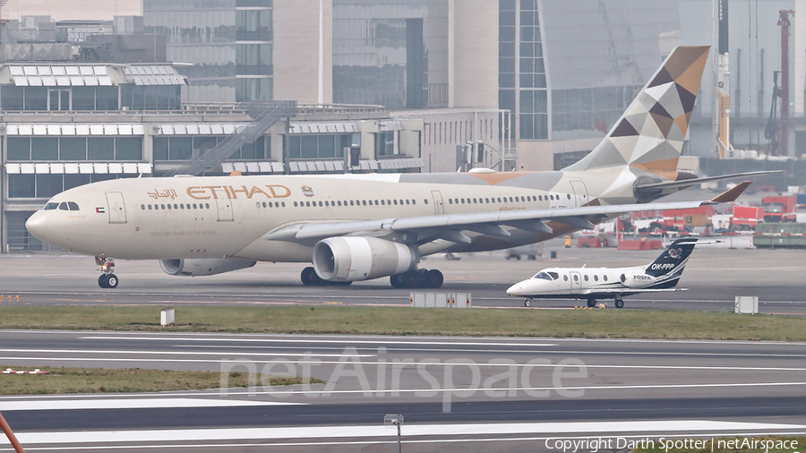 Etihad Airways Airbus A330-243 (A6-EYH) | Photo 355706