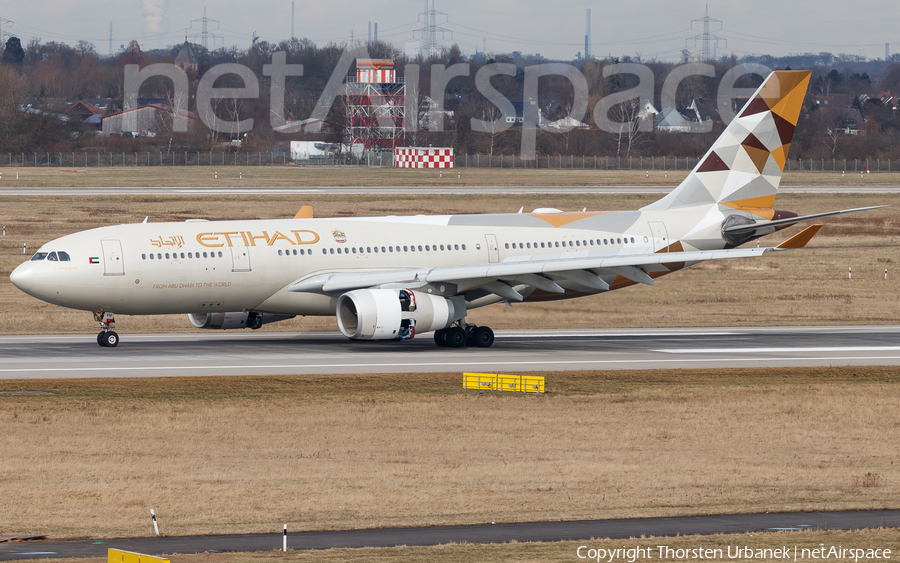 Etihad Airways Airbus A330-243 (A6-EYH) | Photo 226889