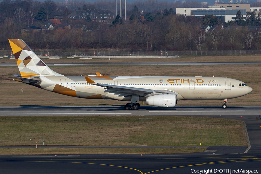 Etihad Airways Airbus A330-243 (A6-EYH) | Photo 298412