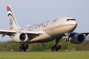 Etihad Airways Airbus A330-243 (A6-EYH) at  Manchester - International (Ringway), United Kingdom