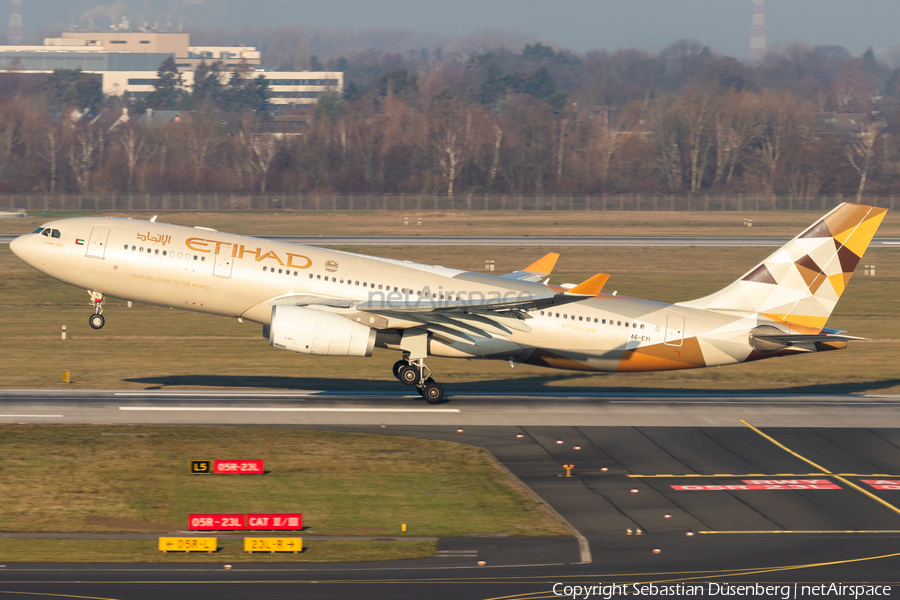 Etihad Airways Airbus A330-243 (A6-EYI) | Photo 292077