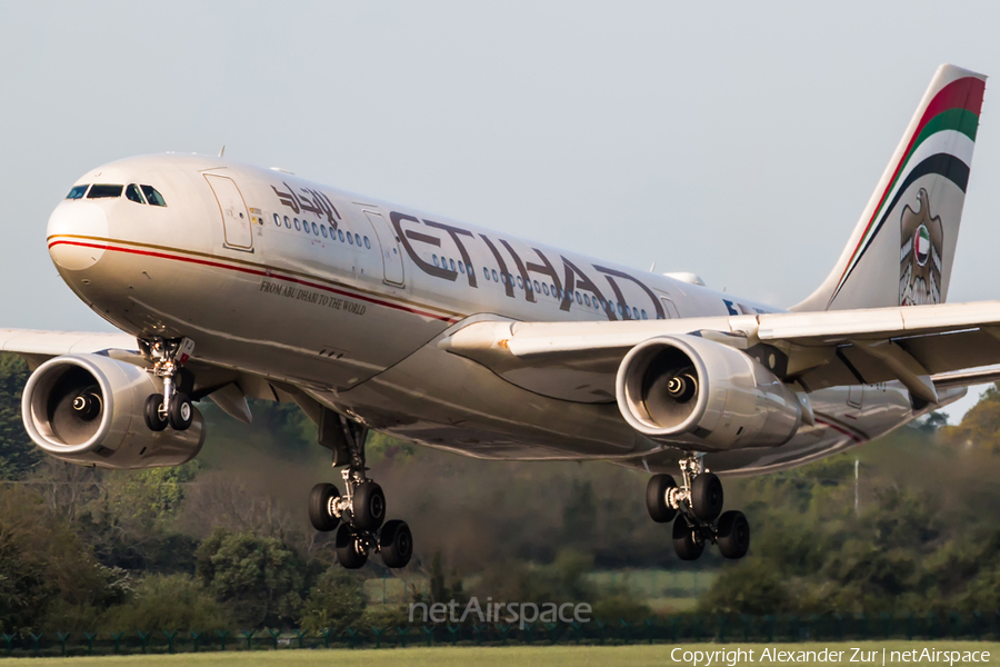 Etihad Airways Airbus A330-243 (A6-EYJ) | Photo 162307