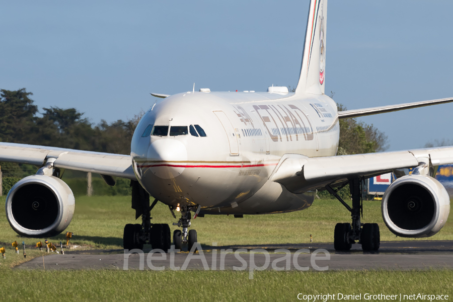 Etihad Airways Airbus A330-243 (A6-EYJ) | Photo 165255