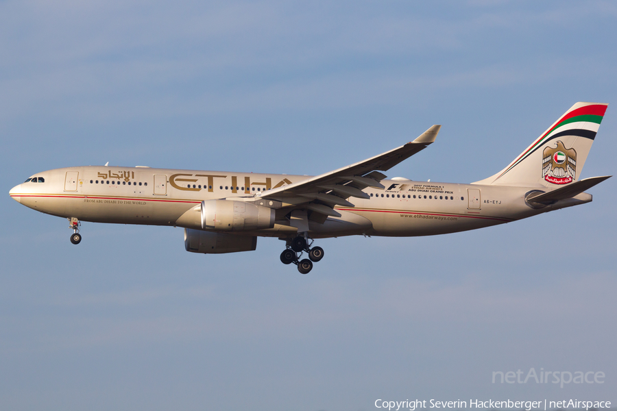 Etihad Airways Airbus A330-243 (A6-EYJ) | Photo 199974