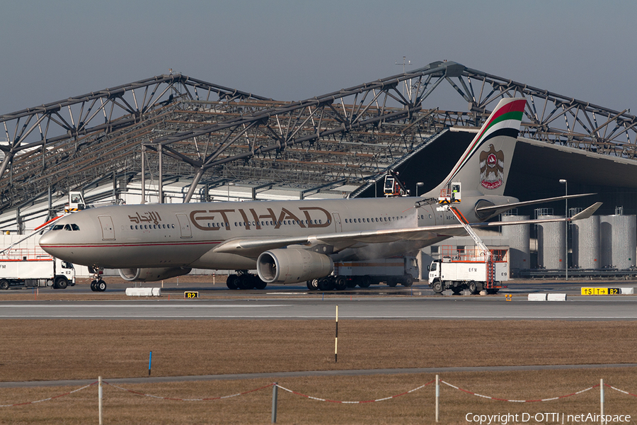 Etihad Airways Airbus A330-243 (A6-EYJ) | Photo 135157