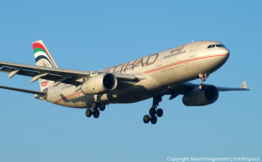 Etihad Airways Airbus A330-243 (A6-EYK) | Photo 121257