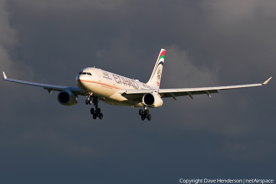 Etihad Airways Airbus A330-243 (A6-EYK) | Photo 97616