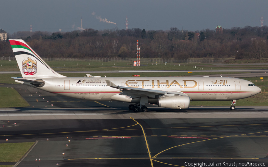 Etihad Airways Airbus A330-243 (A6-EYK) | Photo 100710
