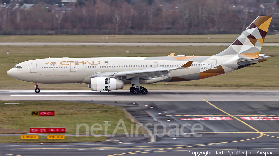 Etihad Airways Airbus A330-243 (A6-EYK) | Photo 355708