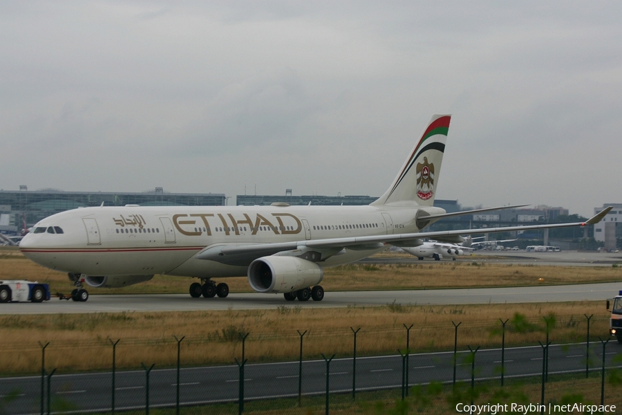 Etihad Airways Airbus A330-243 (A6-EYK) | Photo 566346