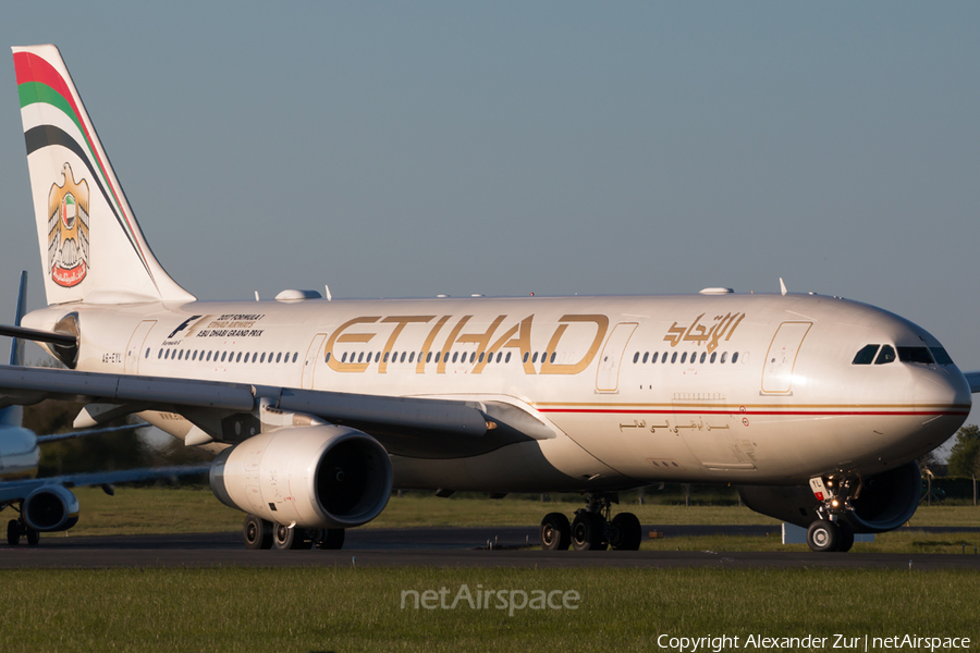 Etihad Airways Airbus A330-243 (A6-EYL) | Photo 162282