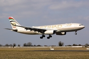 Etihad Airways Airbus A330-243 (A6-EYL) at  Dublin, Ireland