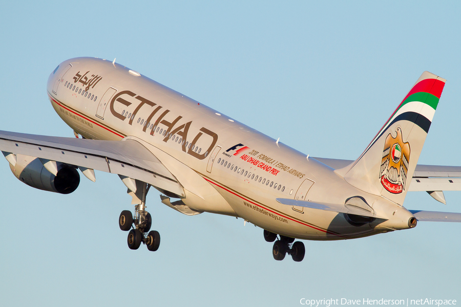 Etihad Airways Airbus A330-243 (A6-EYM) | Photo 5514