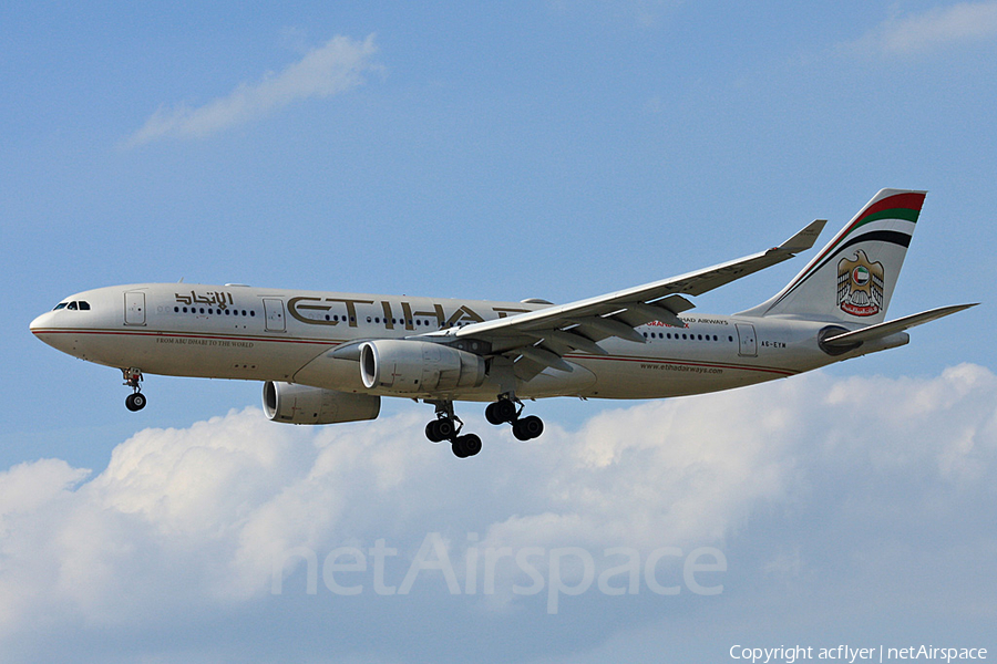 Etihad Airways Airbus A330-243 (A6-EYM) | Photo 167346
