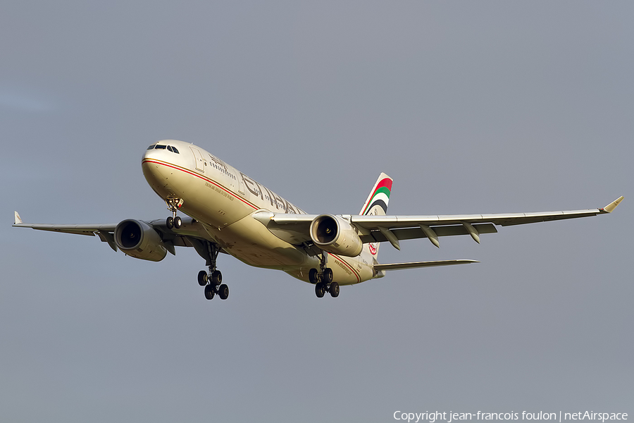 Etihad Airways Airbus A330-243 (A6-EYN) | Photo 93989