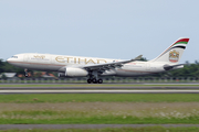 Etihad Airways Airbus A330-243 (A6-EYN) at  Jakarta - Soekarno-Hatta International, Indonesia