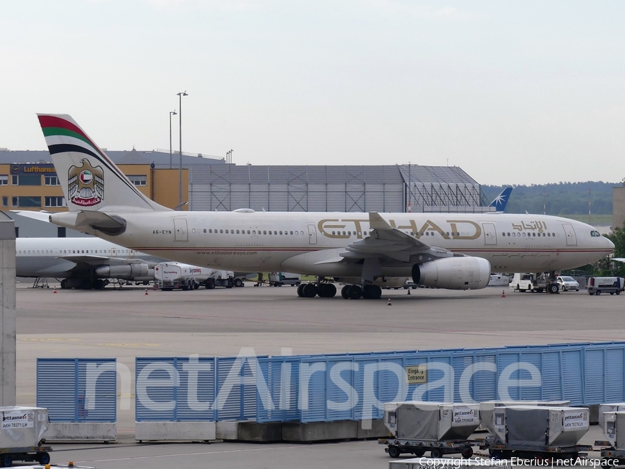 Etihad Airways Airbus A330-243 (A6-EYN) | Photo 325974