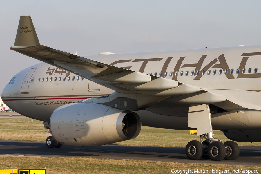 Etihad Airways Airbus A330-243 (A6-EYN) | Photo 2581
