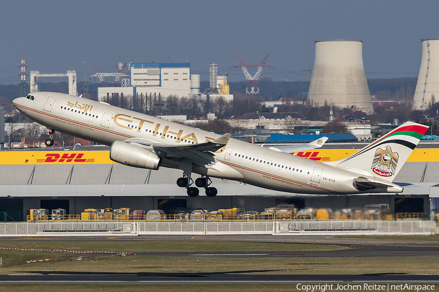 Etihad Airways Airbus A330-243 (A6-EYO) | Photo 232782